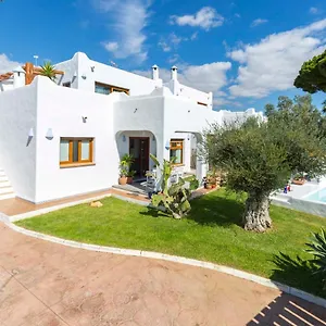 https://la-ballena-azul-conil.es-andalucia.com