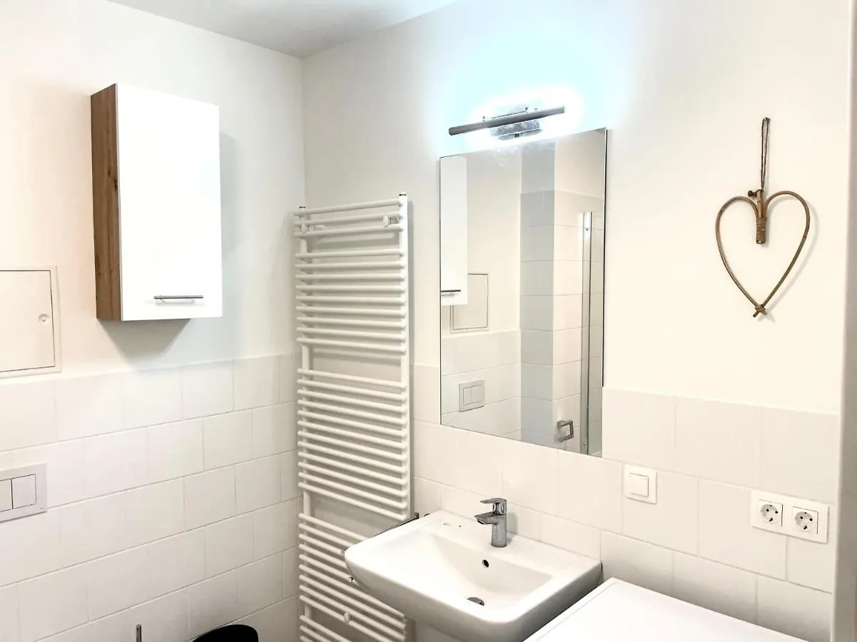 Central 55M2 Flat With Balcony & Parking Вена Апартаменты
