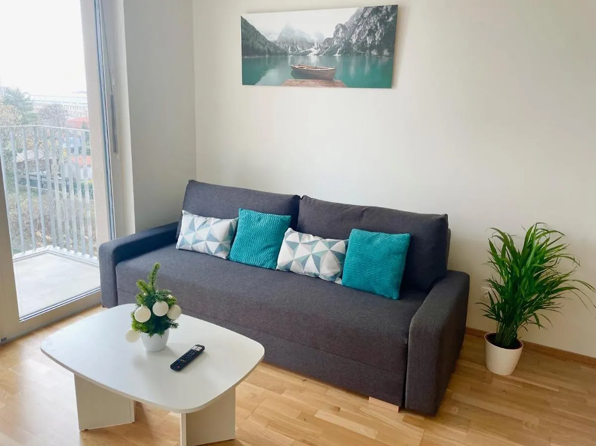 Central 55M2 Flat With Balcony & Parking Вена Апартаменты